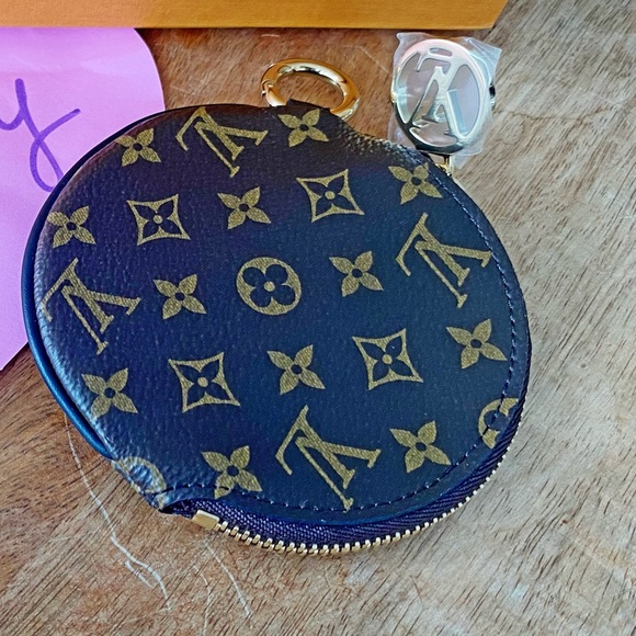 BRAND NEW LOUIS VUITTON MONOGRAM CIRCLE COIN POUCH - Picture 3 of 13